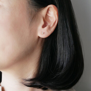 【全商品オープニング価格 特別価格】 ダイヤモンド カローラ ピアス（AGAA1091__DI）｜ピアス｜ヴァン アクセサリー