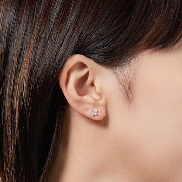 ヴァンドーム青山　カローラ　ピアス　18k VENDOME AOYAMA ピアス K18PG ダイヤモンド カローラ レディース