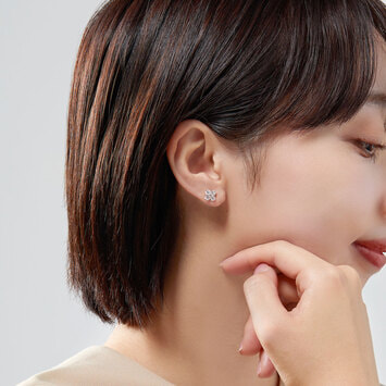 ダイヤモンド カローラ ピアス（AGAA1349__DI）｜ピアス｜ヴァン
