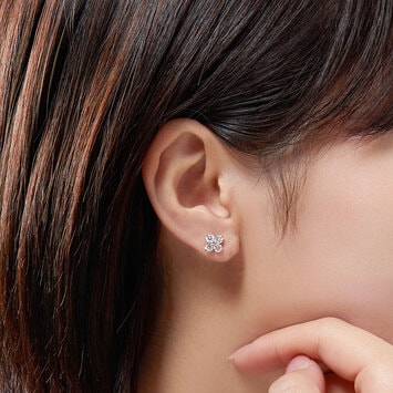 ダイヤモンドカローラ ピアス | Vendome Aoyama (Women)/ヴァン