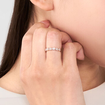 ヴァンドーム青山カローラフラワ　ダイヤモンドリング　18k YG ヴァンドーム青山カローラフラワ ダイヤモンドリング 18k YG
