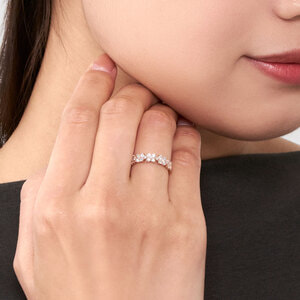 ヴァンドーム青山カローラフラワ　ダイヤモンドリング　18k YG ヴァンドーム青山カローラフラワ ダイヤモンドリング 18k YG