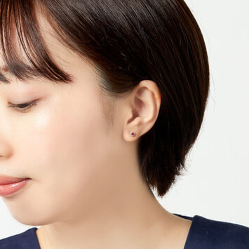 美品 ヴァンドーム青山 一粒 ルビー ピアス K18 現行品57200円 イエローゴールド ピアス｜ヴァンドーム青山（Vendome Aoyama