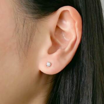 ダイヤモンド キャトル ピアス（AGVA1425__DI）｜ピアス｜ヴァンドーム ...