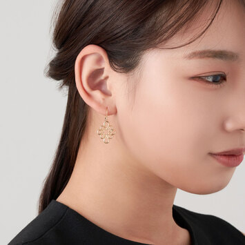 ゴールド ピアス