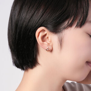 あしゃもあ◇ヴァンドーム青山◇K18ダイヤモンドピアス ダイヤモンド ピアス（AGVA1398__DI）｜ピアス｜ヴァンドーム