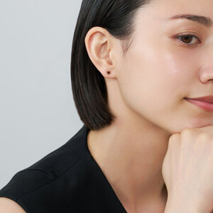 AJVA2421__GN ガーネット ピアス｜ピアス｜ヴァンドーム青山（Vendome