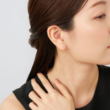 ダイヤモンド ピアス