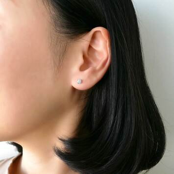 連休価格‼️【ヴァンドーム青山】キャトルピアス ダイヤモンド キャトル ピアス（APVA2263__DI）｜ピアス｜ヴァン