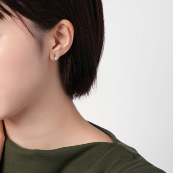 ヌン　ヴァンドーム青山　プラチナピアス APVA2631__DI_999_0_20240912160