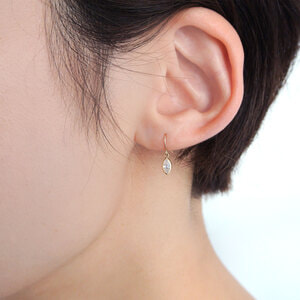 Vendome Aoyama ヴァンドーム青山 K10WG バタフライピアス 訳 Vendome Aoyama ヴァンドーム青山 K10WG バタフライピアス 訳