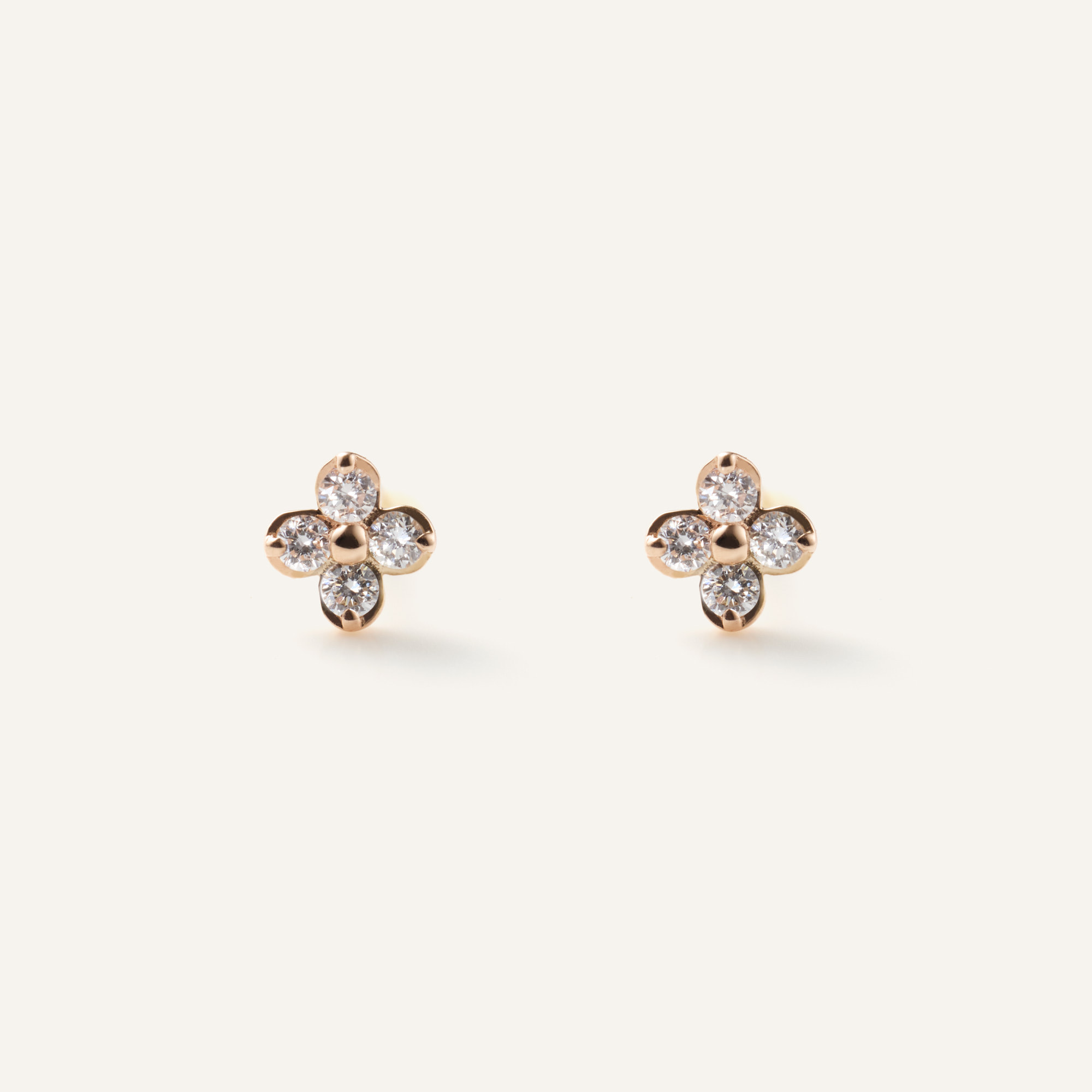 ダイヤモンド ピアス