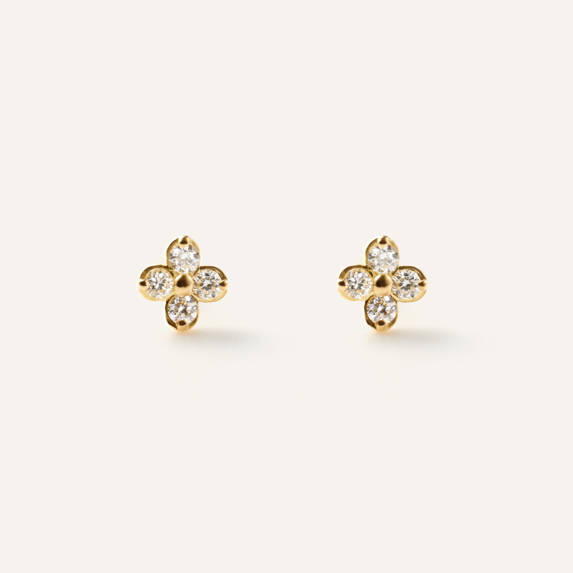 ダイヤモンド ピアス