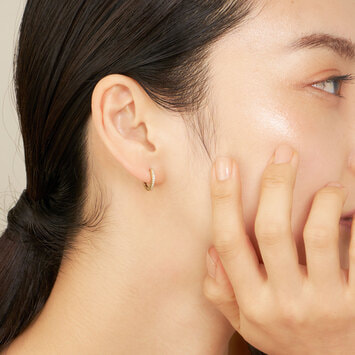 ダイヤモンド フープピアス