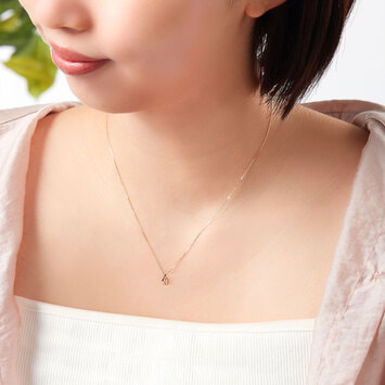 ヴァンドーム青山　レディース　ネックレス　K10 ダイヤモンド　美品 VENDOME AOYAMA ヴァンドーム青山 K10ネックレス ダイヤ付トップ