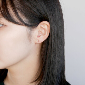 ダイヤモンド ピアス