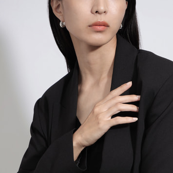 K18YG ムーンフープピアス【マット仕上げ】 | Mark Hiroshi Willis