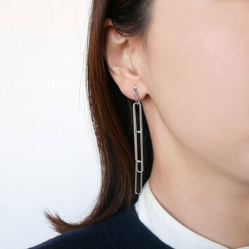 brickイヤリング