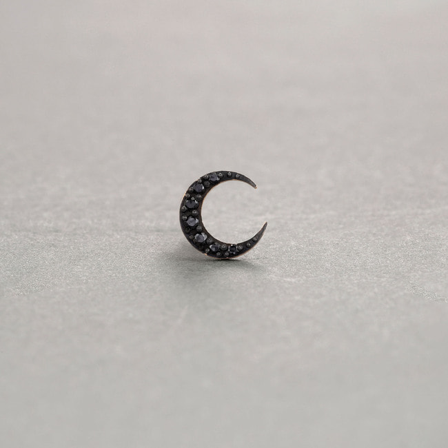 MICROTATTOO_K10ブラックダイヤモンド シングルピアス MOON so black