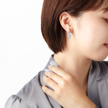 【VENDOME BOUTIQUE】パヴェ イヤリング パヴェ イヤリング（VBHE8547__UT）｜イヤリング｜ヴァンドーム