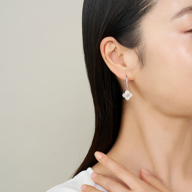 シェルフラワー ピアス