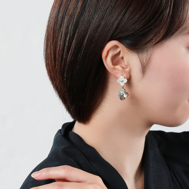 シェルフラワー ピアス