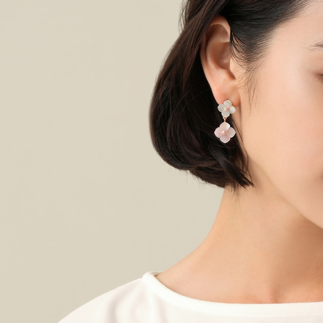 シェルフラワー ピアス