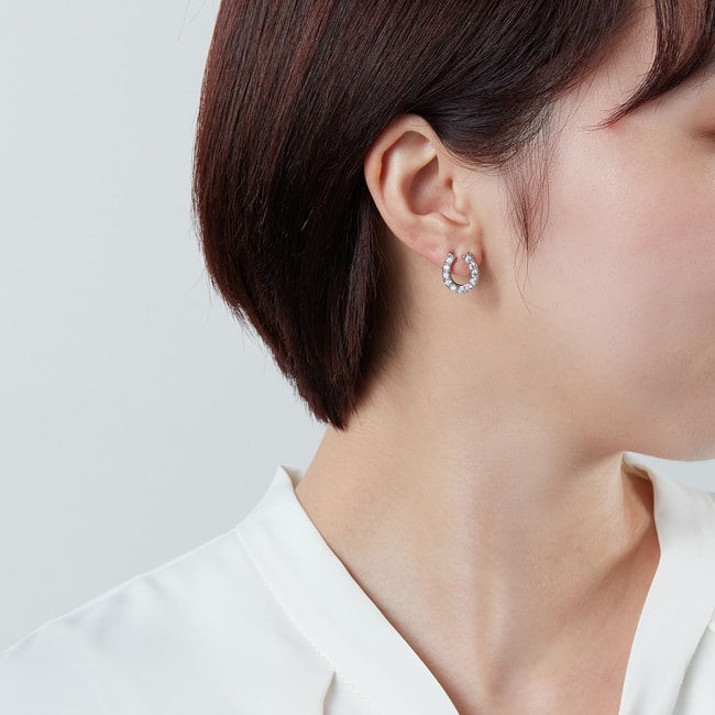 馬蹄 ホースシュー ピアス