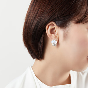 ヴァンドームブティック⚫︎胡蝶蘭ピアス　白蝶貝 胡蝶蘭 ピアス（VBMA3671__MP）｜ピアス｜ヴァンドーム