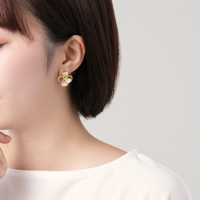 シェル ローズ ピアス