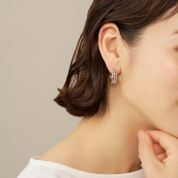 ピアス