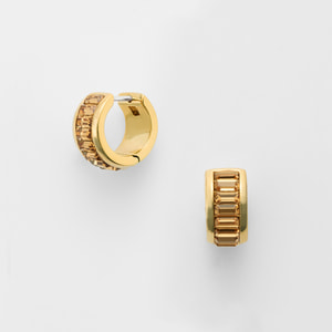 ピアス