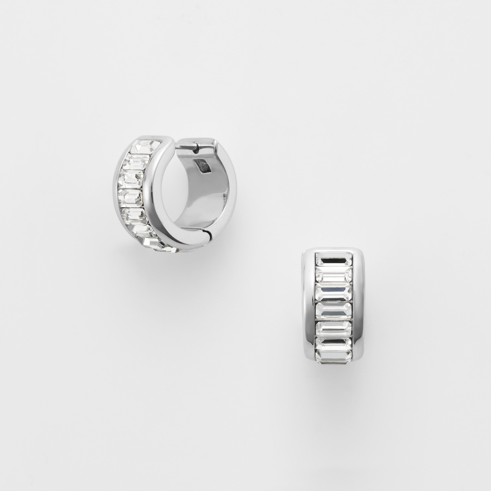 ピアス