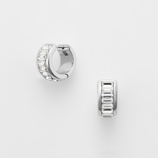 ピアス