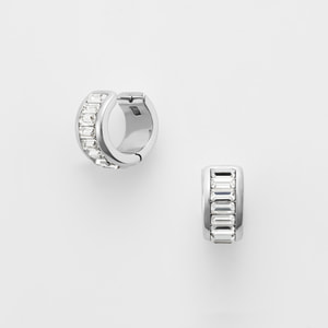 ピアス