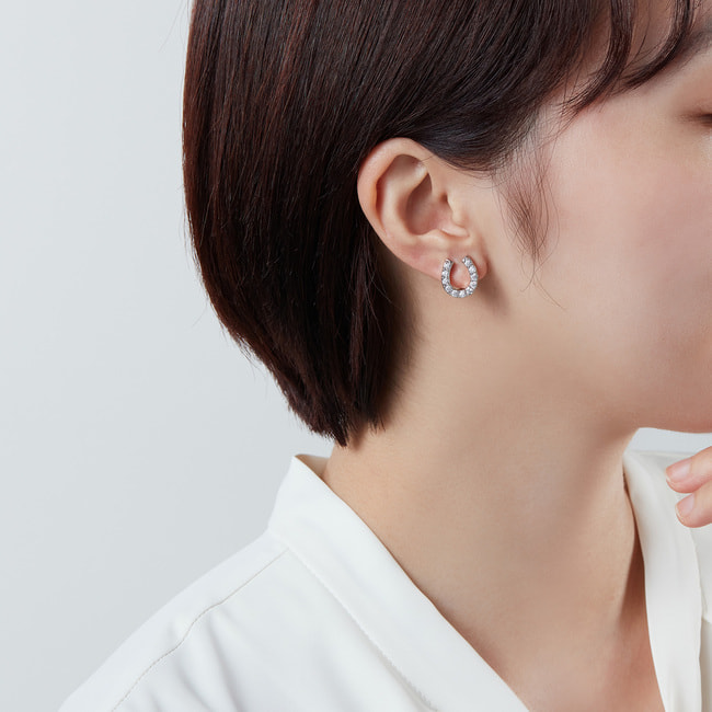 馬蹄 ホースシュー イヤリング