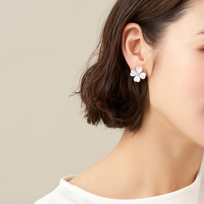 シェルクローバー イヤリング