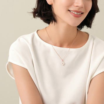 シェルフラワー リバーシブルネックレス（VBMP401540MP）｜ネックレス｜ヴァンドームブティック（VENDOME BOUTIQUE ）【アクセサリー公式通販】