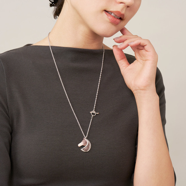 黒蝶貝 馬 ネックレス