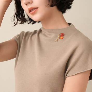 カーネリアン フラワー ブローチ