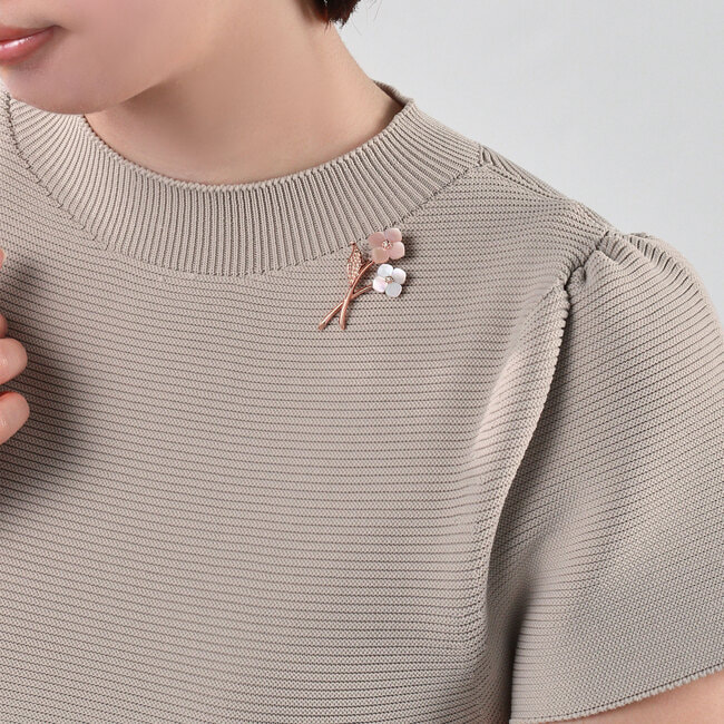 シェルフラワー ブローチ