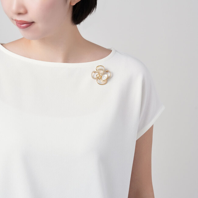 シェル ローズ ブローチ