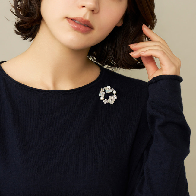 《STORY4月号掲載》淡水パール シェルフラワー ブローチ