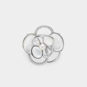 シェル カメリア ブローチ