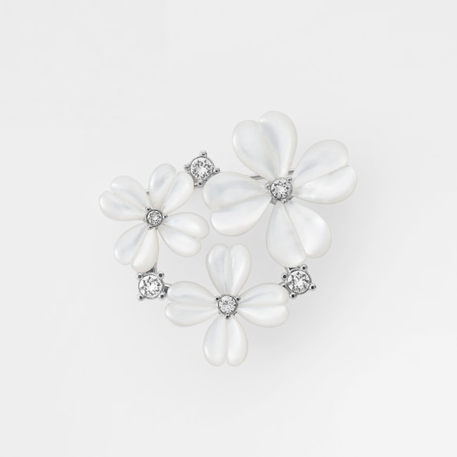 シェルクローバー ブローチ