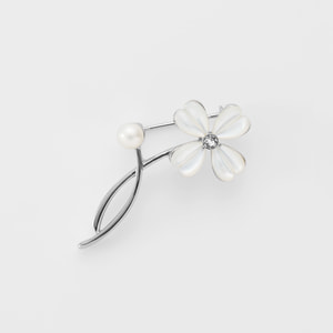 シェルクローバー ブローチ