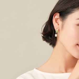 【新発売】今週の市販 白蝶貝 すずらん ピアス（VBRA5114__MP）｜ピアス｜ヴァンドーム アクセサリー