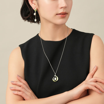 ヴァンドーム青山 ダイヤモンド　白チョウ貝　ピアス　K18 ダイヤモンド ピアス（AGVA1535__DI）｜ピアス｜ヴァンドーム