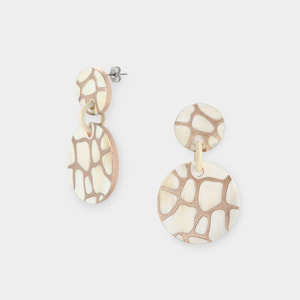 水牛 ピアス