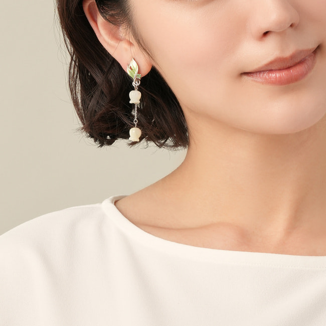 白蝶貝 すずらん イヤリング